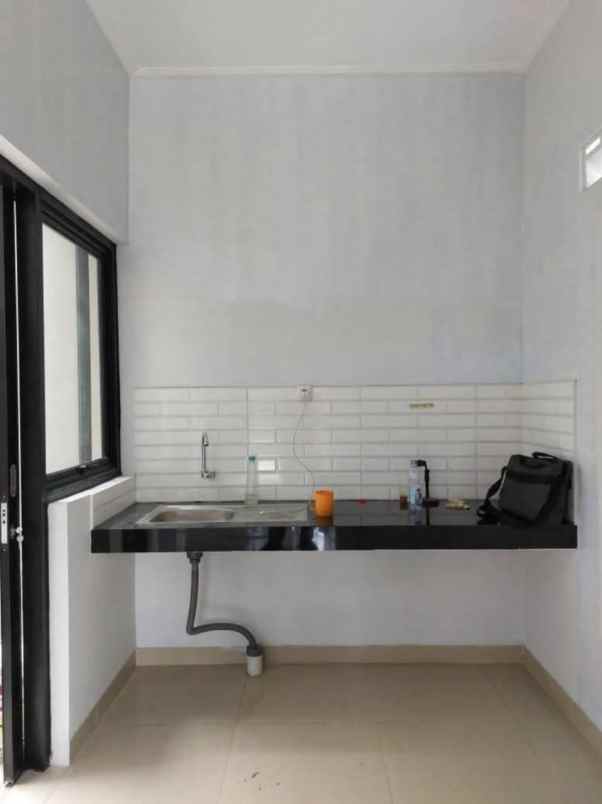 dijual rumah komplek kiarasari asri