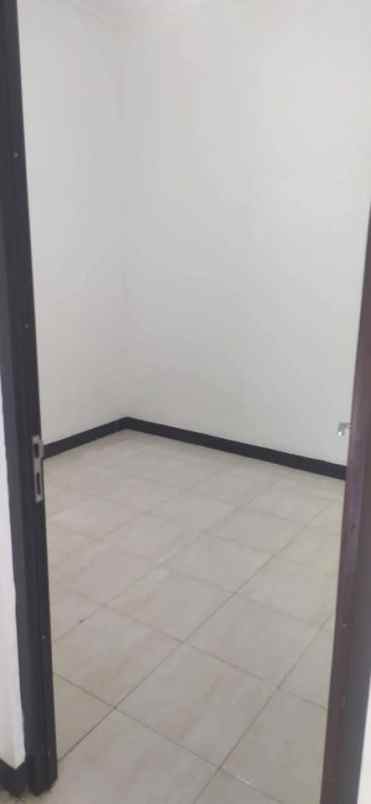 dijual rumah komplek mustika hegar