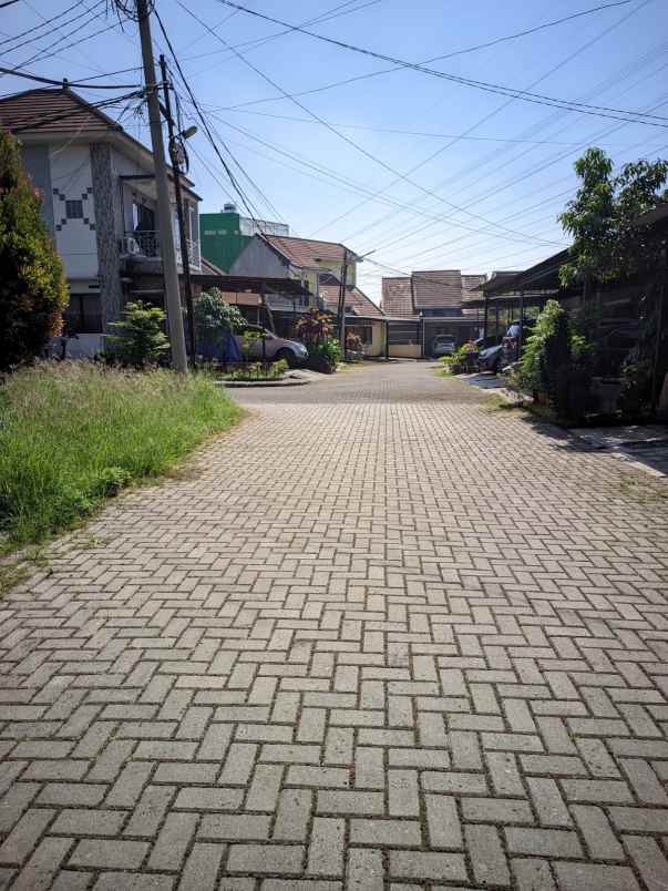 dijual rumah komplek mustika hegar