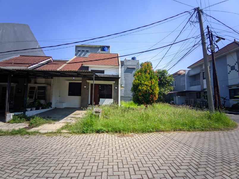 dijual rumah komplek mustika hegar