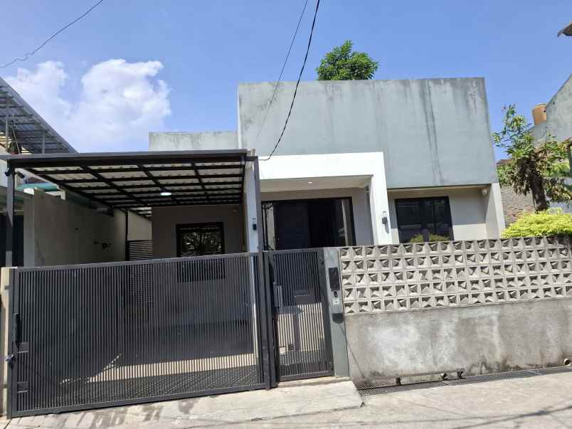 dijual rumah komplek polri nagrak indah