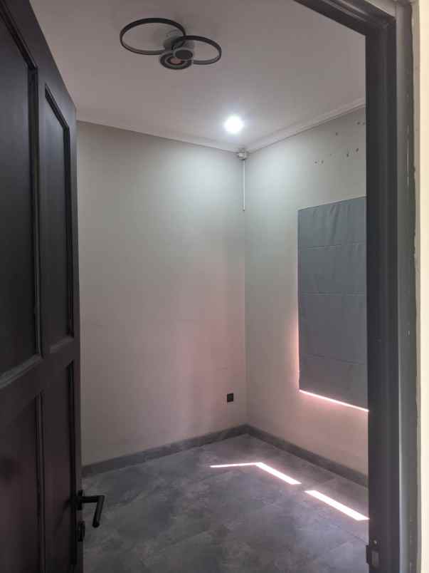 dijual rumah komplek polri nagrak indah