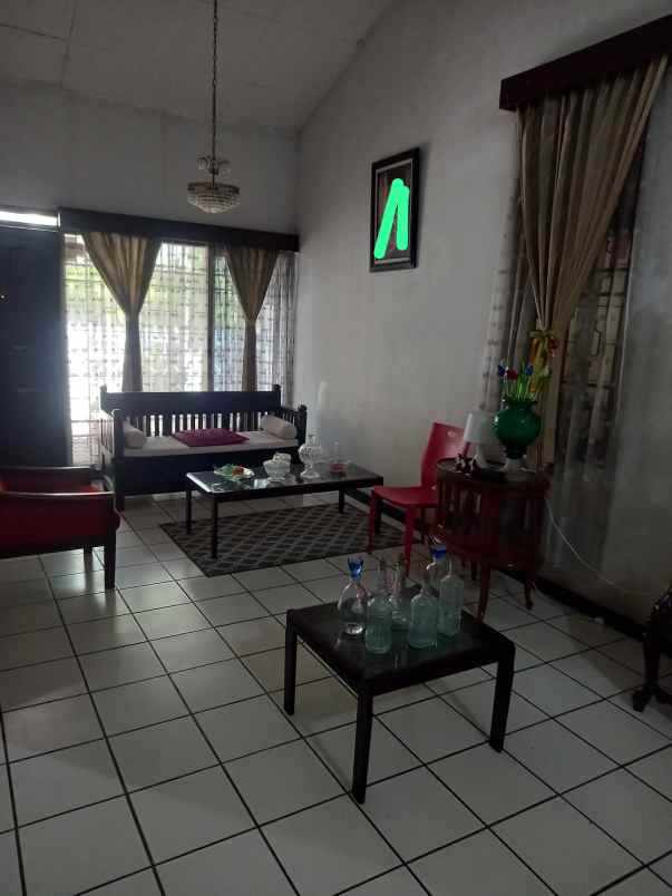 dijual rumah komplek sanggar hurip