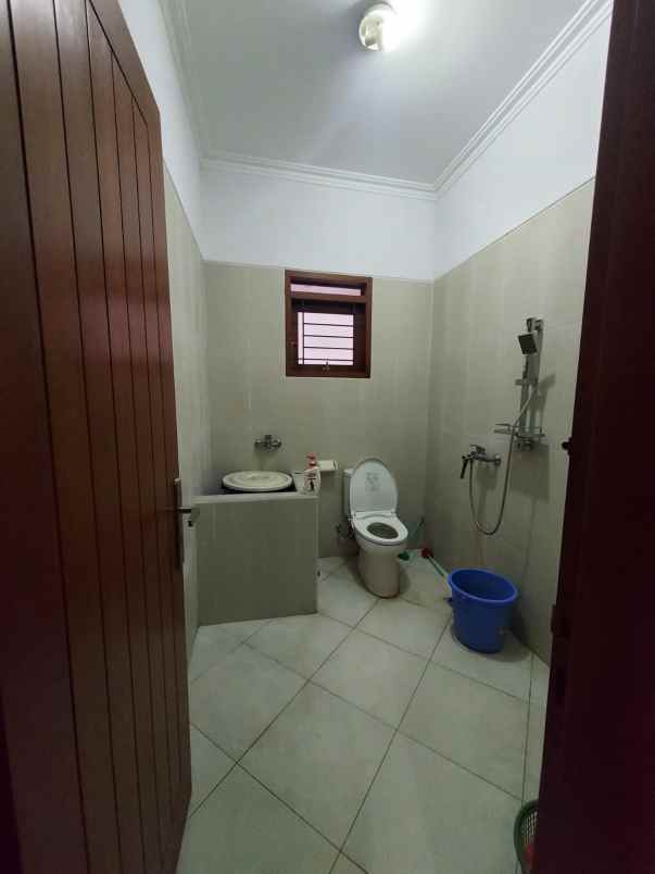 dijual rumah komplek turangga