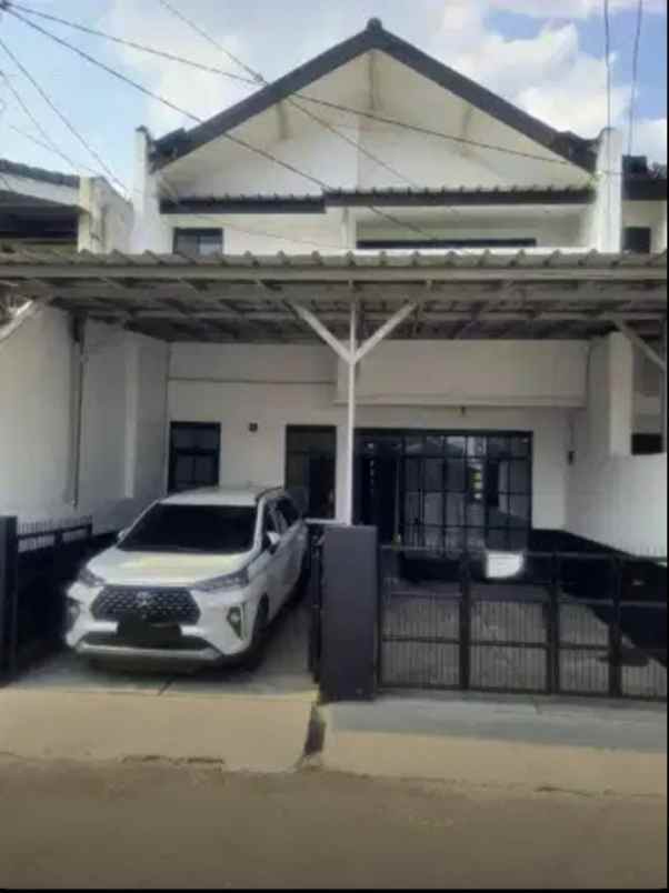dijual rumah komplek turangga buahbatu