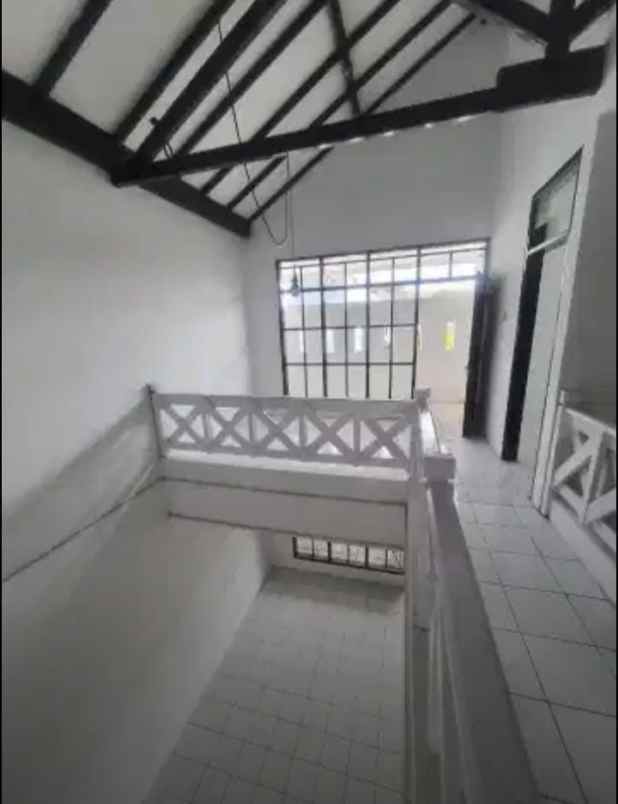 dijual rumah komplek turangga buahbatu