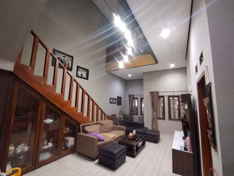 dijual rumah kopo regency