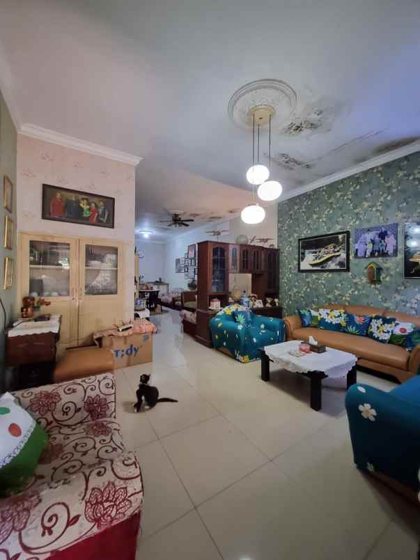 dijual rumah kutisari