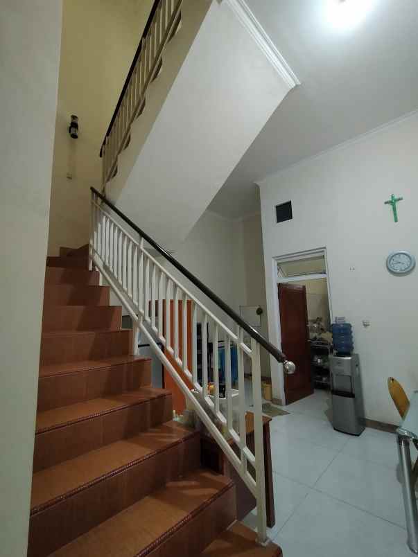 dijual rumah lebak