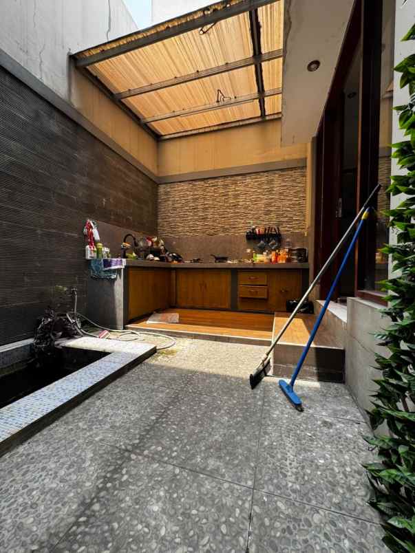 dijual rumah legoso ciputat