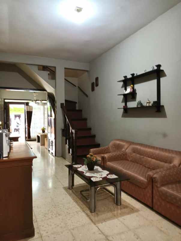 dijual rumah lokasi jl ikan ikan kota malang