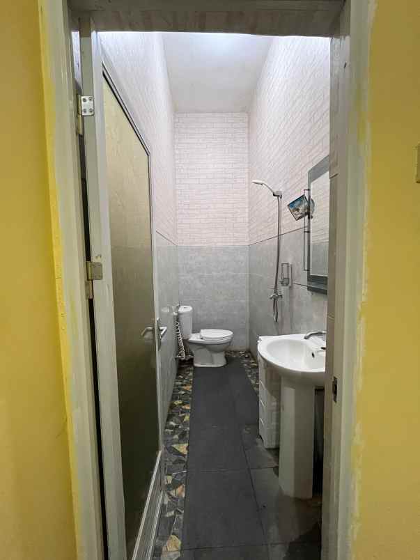 dijual rumah lokasi perumahan di bandara pakis malang