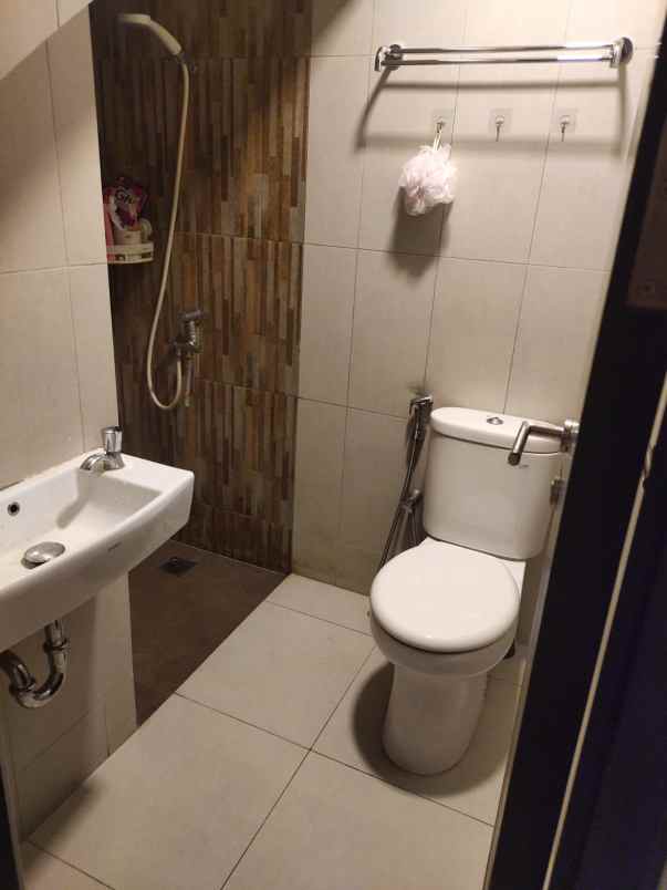 dijual rumah magenta residence
