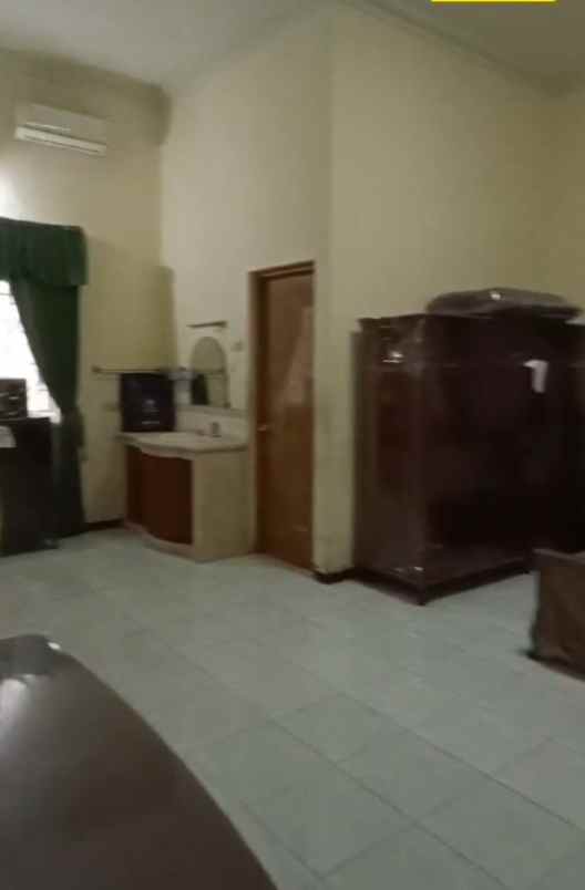 dijual rumah manyar kartika
