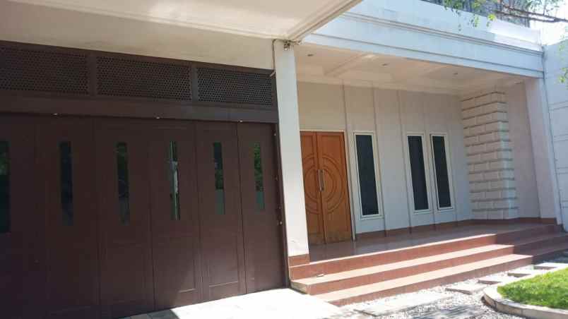 dijual rumah manyar rejo
