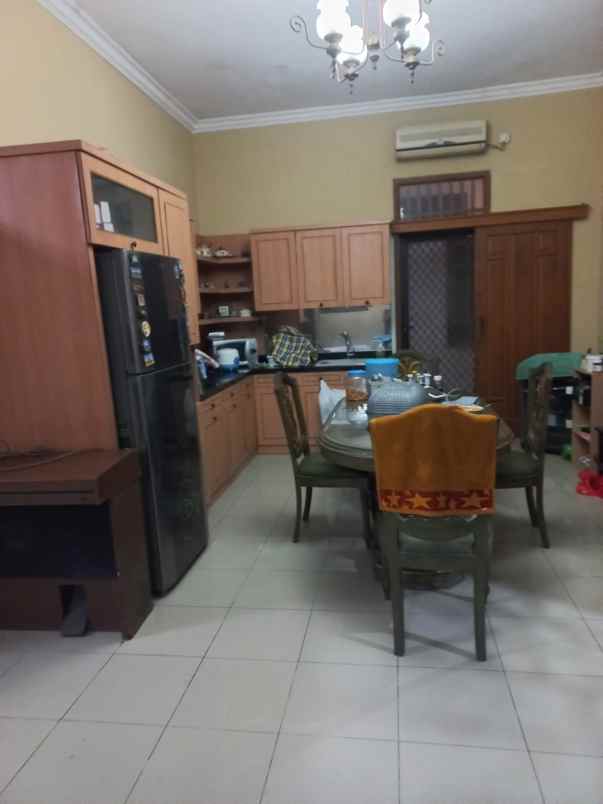 dijual rumah medokan