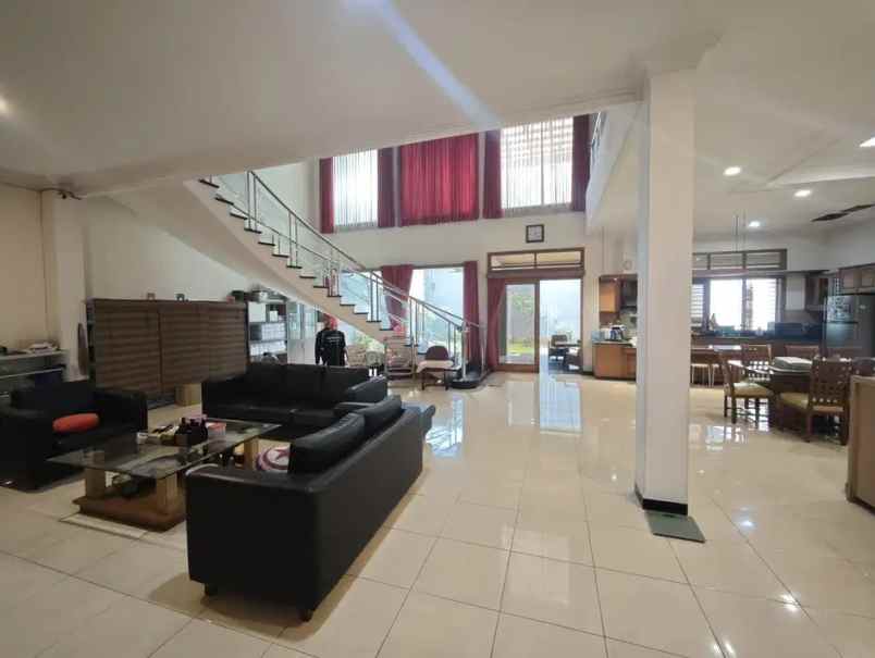 dijual rumah mekarwangi