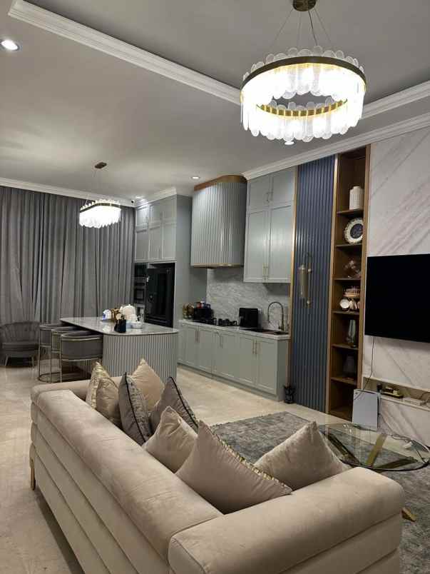 dijual rumah meruya selatan