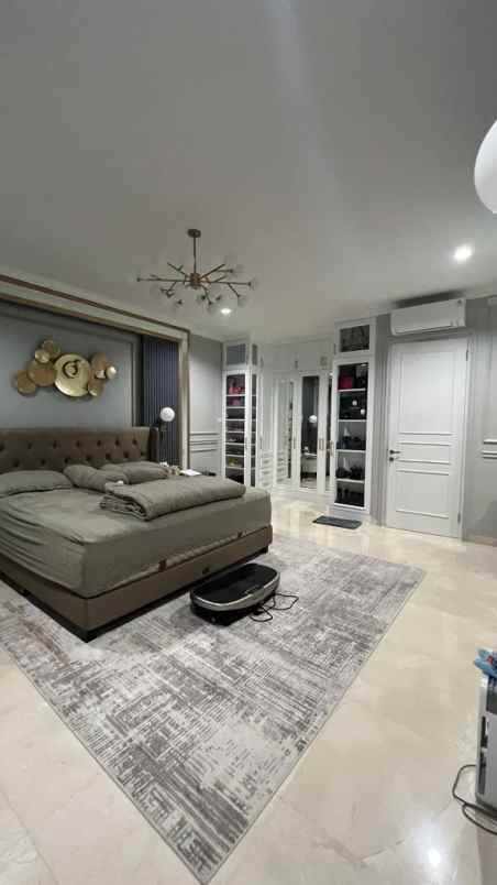 dijual rumah meruya selatan