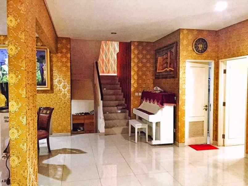 dijual rumah mewah posisi hook di cluster grand galaxy