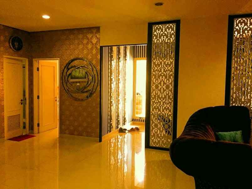 dijual rumah mewah posisi hook di cluster grand galaxy