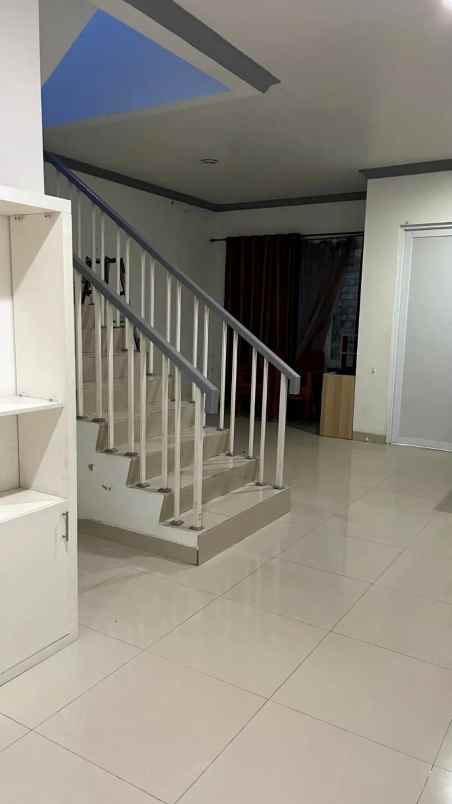 dijual rumah mewah siap huni di grand wisata