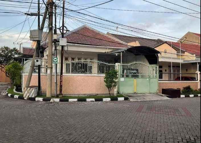 dijual rumah mulyosari prima