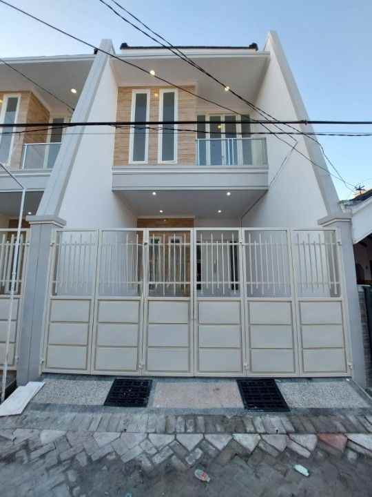 dijual rumah mulyosari utara