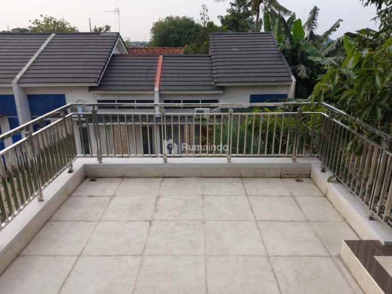 dijual rumah mustika jaya
