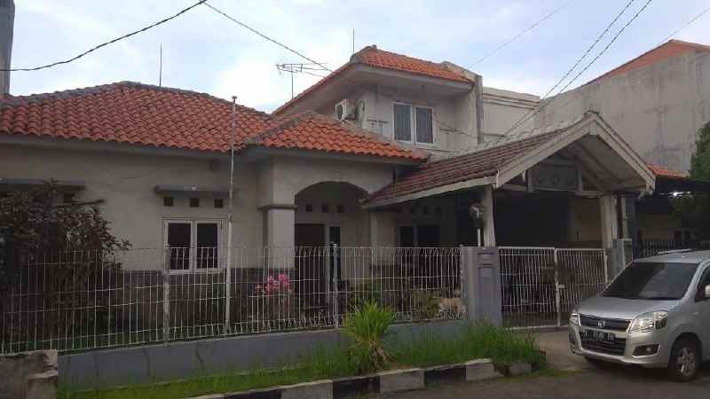 dijual rumah nginden intan barat