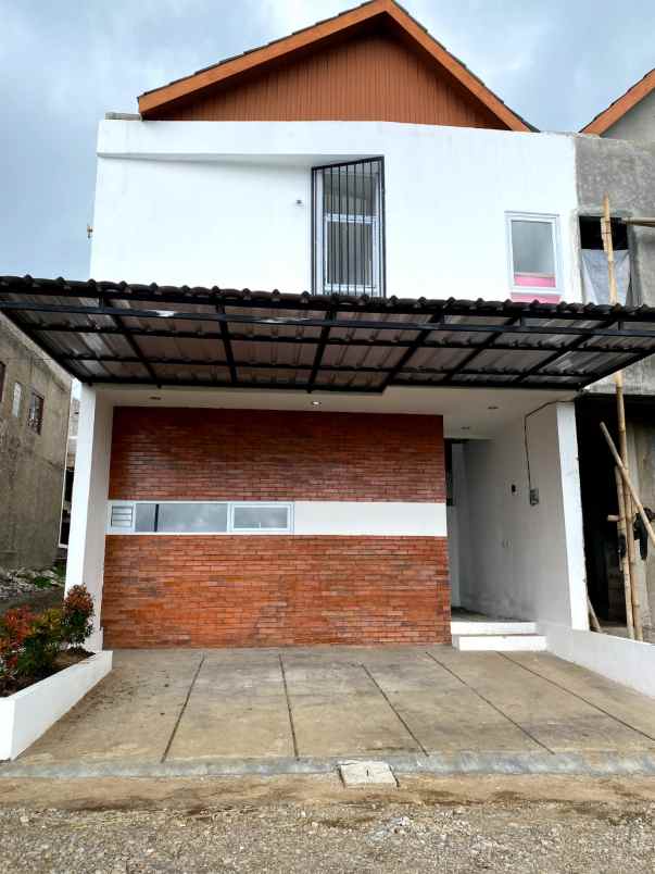 dijual rumah nuansa alam setiabudi