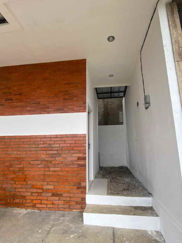 dijual rumah nuansa alam setiabudi