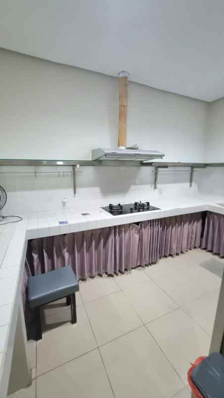 dijual rumah pakuwon city