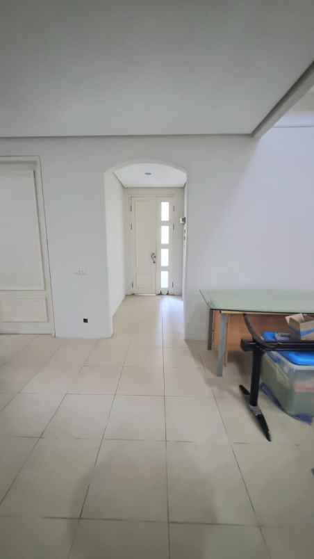 dijual rumah pakuwon city