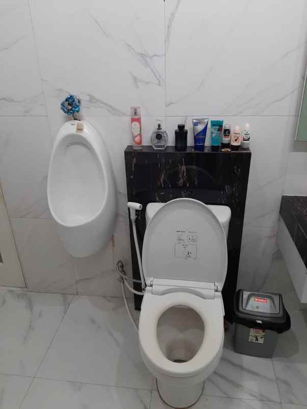 dijual rumah pantai mentari