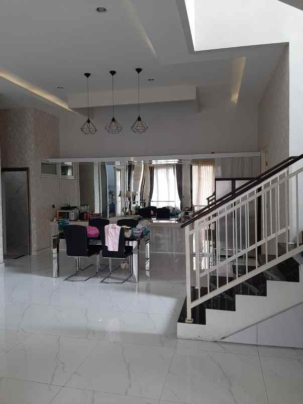 dijual rumah pantai mentari