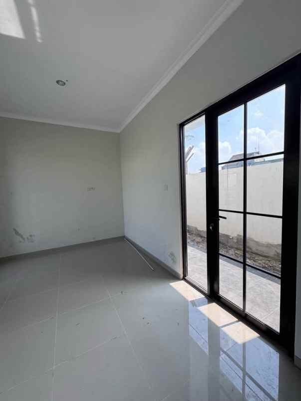 dijual rumah pelabuhan ketapang sukun