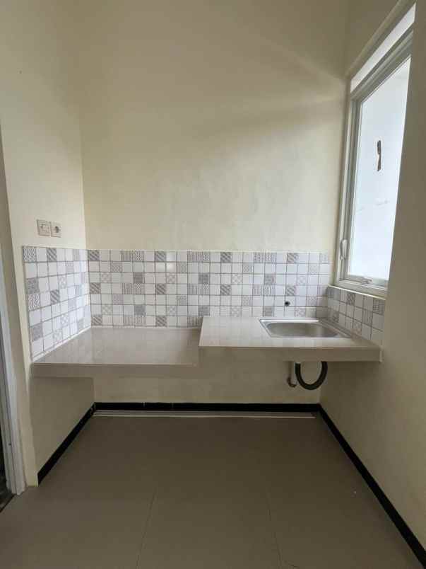 dijual rumah pelabuhan ketapang sukun