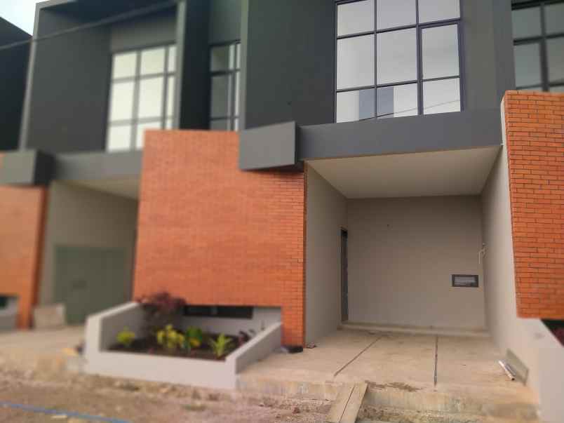 dijual rumah permana