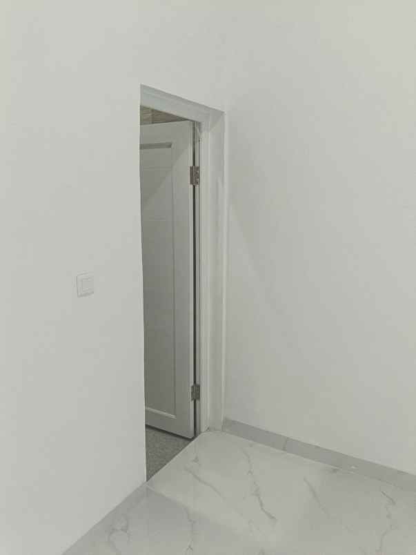 dijual rumah perum barata