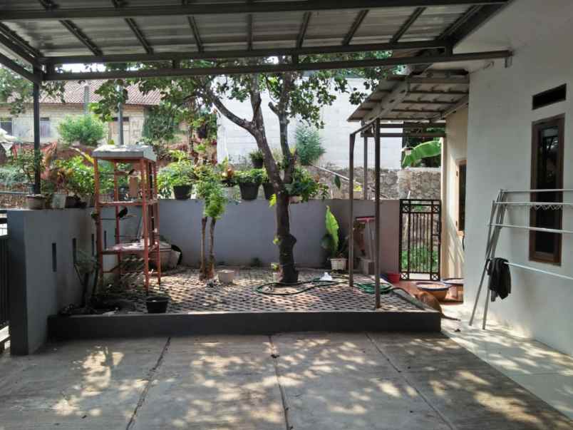 dijual rumah perum bsi 2