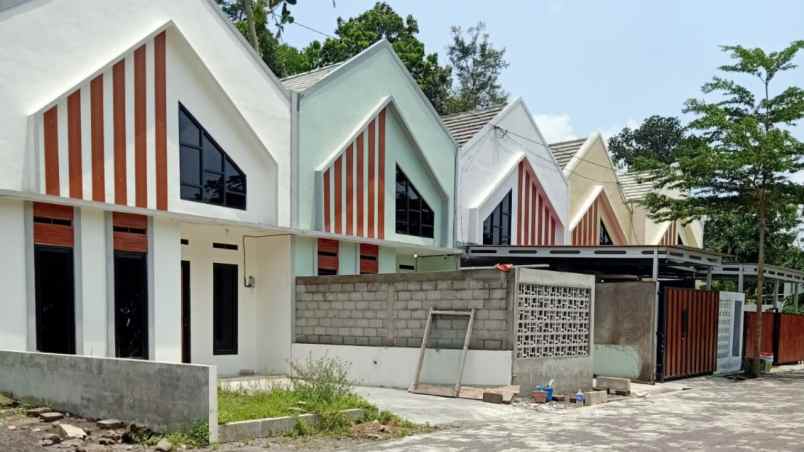dijual rumah perum karta kirana kebitan