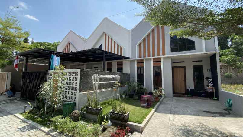 dijual rumah perum karta kirana kebitan