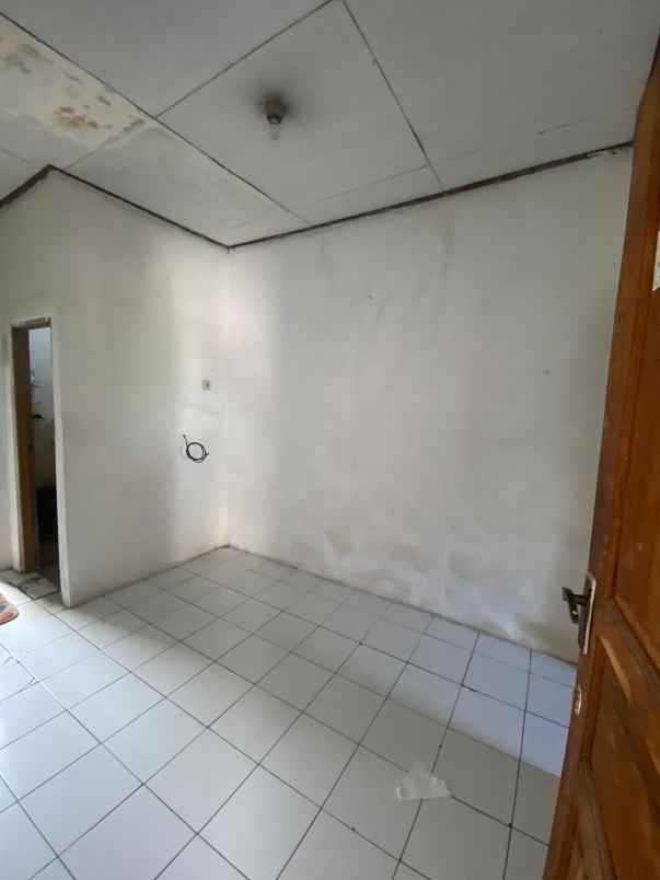 dijual rumah perum puspa raya graha