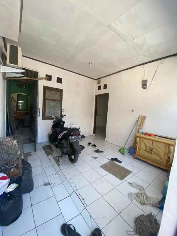 dijual rumah perum puspa raya graha