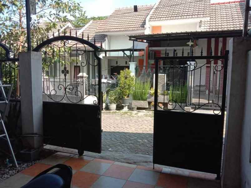 dijual rumah perumahan bukit sekar