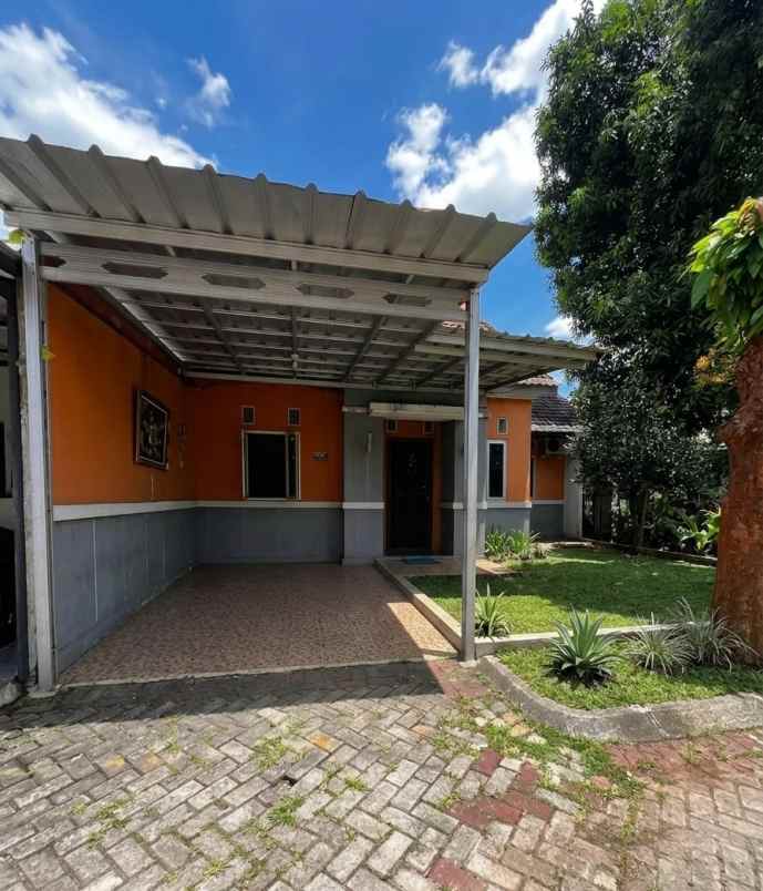 dijual rumah perumahan dukuh zamrud