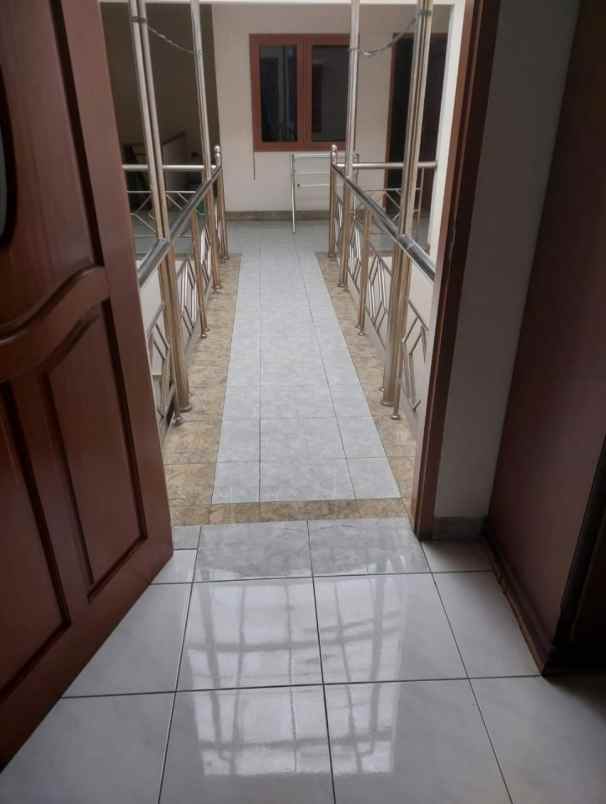 dijual rumah perumahan jatinegara baru