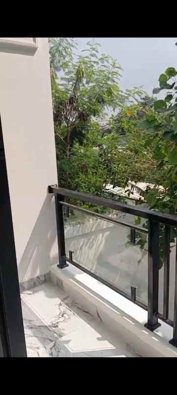dijual rumah perumahan jatinegara indah