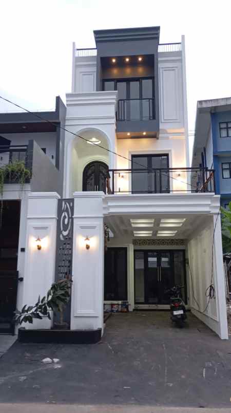 dijual rumah perumahan jatinegara indah